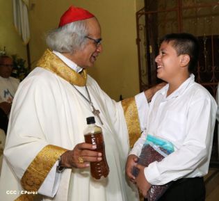 Pueblo católico de El Sauce recibe con júbilo al Cardenal Brenes