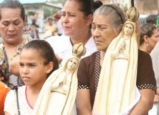 Pueblo católico de El Sauce recibe con júbilo al Cardenal Brenes