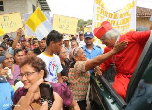 Pueblo católico de El Sauce recibe con júbilo al Cardenal Brenes