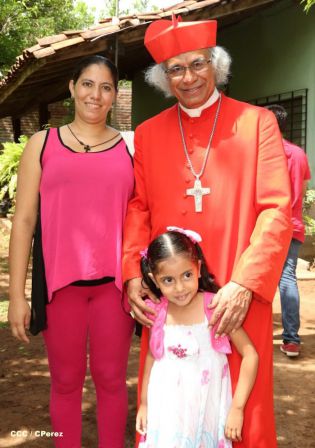 Pueblo católico de El Sauce recibe con júbilo al Cardenal Brenes