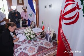 Firma del Libro de Condolencias por el fallecimiento del Presidente de Irán Ebrahim Raisi y su Comitiva