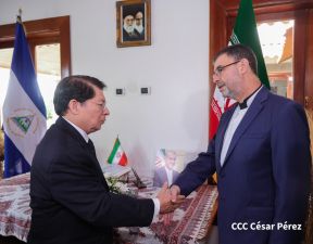 Firma del Libro de Condolencias por el fallecimiento del Presidente de Irán Ebrahim Raisi y su Comitiva