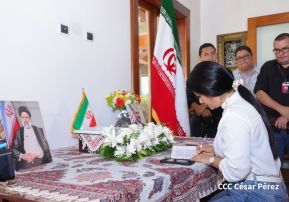 Firma del Libro de Condolencias por el fallecimiento del Presidente de Irán Ebrahim Raisi y su Comitiva