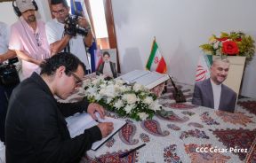 Firma del Libro de Condolencias por el fallecimiento del Presidente de Irán Ebrahim Raisi y su Comitiva