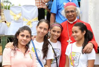 Pueblo católico de El Sauce recibe con júbilo al Cardenal Brenes