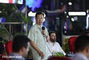 Acto en celebración acto de la entrega de buses de China a transportistas de Managua