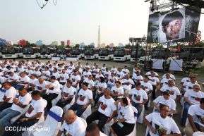 Acto en celebración acto de la entrega de buses de China a transportistas de Managua