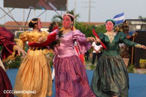 Acto en celebración acto de la entrega de buses de China a transportistas de Managua