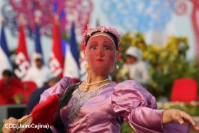 Acto en celebración acto de la entrega de buses de China a transportistas de Managua
