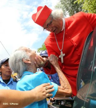 Pueblo católico de El Sauce recibe con júbilo al Cardenal Brenes