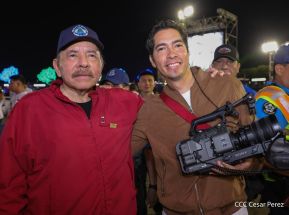Acto en celebración acto de la entrega de buses de China a transportistas de Managua