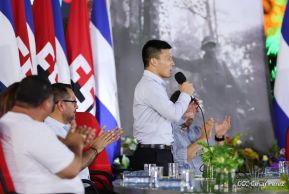 Acto en celebración acto de la entrega de buses de China a transportistas de Managua
