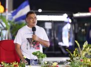 Acto en celebración acto de la entrega de buses de China a transportistas de Managua