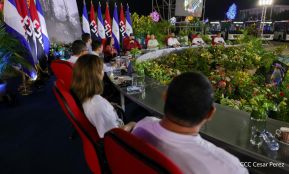 Acto en celebración acto de la entrega de buses de China a transportistas de Managua