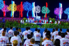Acto en celebración acto de la entrega de buses de China a transportistas de Managua