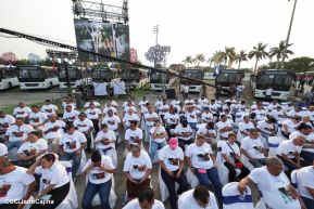 Acto en celebración acto de la entrega de buses de China a transportistas de Managua