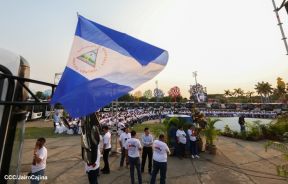 Acto en celebración acto de la entrega de buses de China a transportistas de Managua