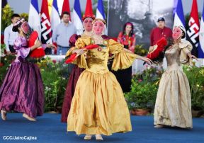 Acto en celebración acto de la entrega de buses de China a transportistas de Managua