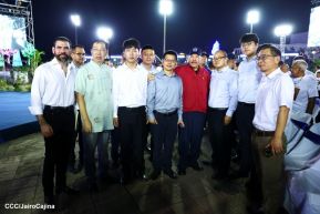 Acto en celebración acto de la entrega de buses de China a transportistas de Managua