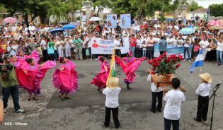 Granadinos se desbordan para recibir al Cardenal Brenes