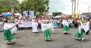 Granadinos se desbordan para recibir al Cardenal Brenes