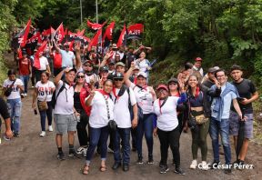 ¡Un Pueblo Unido Jamás Será Vencido! Caminata hacia la Hacienda El Vapor en honor a los Héroes y Mártires