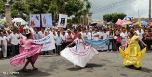 Granadinos se desbordan para recibir al Cardenal Brenes