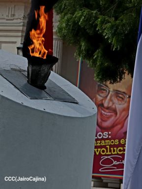 Nicaragua rinde honores al Comandante Carlos Fonseca Amador a 88 años de su natalicio 