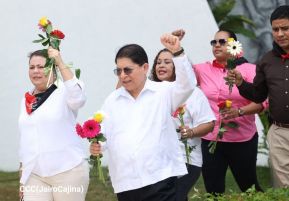 Nicaragua rinde honores al Comandante Carlos Fonseca Amador a 88 años de su natalicio 