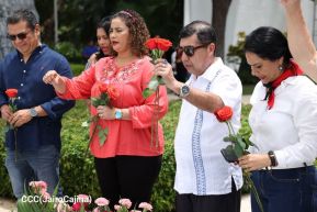 Nicaragua rinde honores al Comandante Carlos Fonseca Amador a 88 años de su natalicio 
