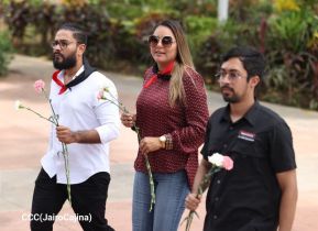 Nicaragua rinde honores al Comandante Carlos Fonseca Amador a 88 años de su natalicio 