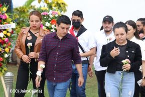 Nicaragua rinde honores al Comandante Carlos Fonseca Amador a 88 años de su natalicio 