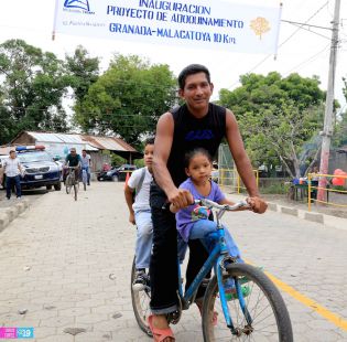 Inauguran carretera adoquinada en Malacatoya