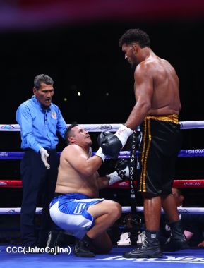 Velada de Boxeo Regreso a Casa en el Polideportivo Alexis Arguello