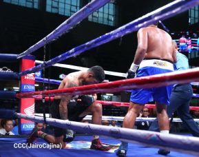 Velada de Boxeo Regreso a Casa en el Polideportivo Alexis Arguello