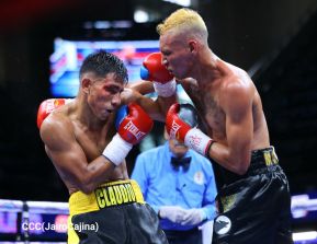 Velada de Boxeo Regreso a Casa en el Polideportivo Alexis Arguello