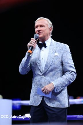 Velada de Boxeo Regreso a Casa en el Polideportivo Alexis Arguello