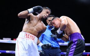 Velada de Boxeo Regreso a Casa en el Polideportivo Alexis Arguello