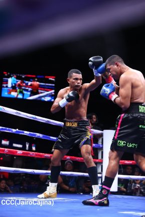 Velada de Boxeo Regreso a Casa en el Polideportivo Alexis Arguello