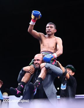 Velada de Boxeo Regreso a Casa en el Polideportivo Alexis Arguello