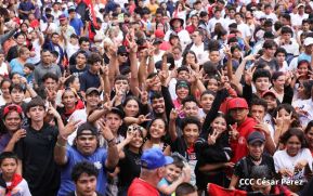 Mega Concierto en la Avenida de Bolívar a Chávez en saludo al 45/19