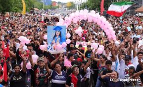 Mega Concierto en la Avenida de Bolívar a Chávez en saludo al 45/19