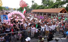 Mega Concierto en la Avenida de Bolívar a Chávez en saludo al 45/19