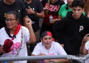 Mega Concierto en la Avenida de Bolívar a Chávez en saludo al 45/19