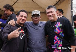 Mega Concierto en la Avenida de Bolívar a Chávez en saludo al 45/19