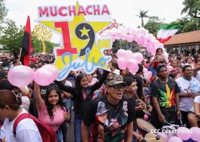 Mega Concierto en la Avenida de Bolívar a Chávez en saludo al 45/19