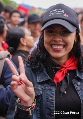 Mega Concierto en la Avenida de Bolívar a Chávez en saludo al 45/19