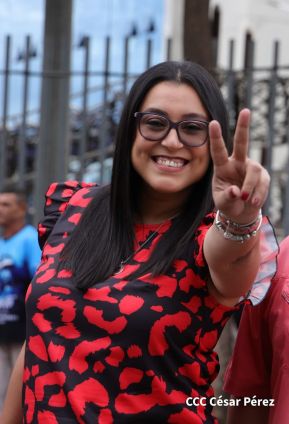 Mega Concierto en la Avenida de Bolívar a Chávez en saludo al 45/19