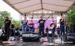 Mega Concierto en la Avenida de Bolívar a Chávez en saludo al 45/19