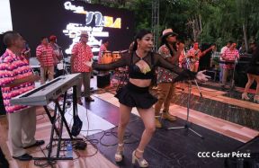 Mega Concierto en la Avenida de Bolívar a Chávez en saludo al 45/19